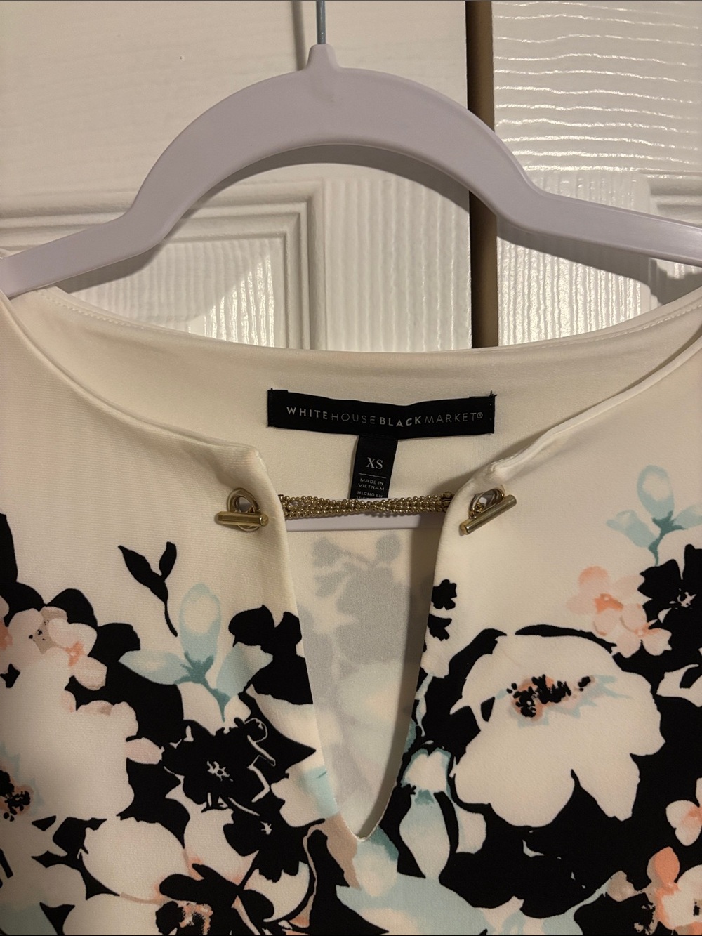 White House Black Market Black & White Floral Sleeveless Shift Dress - Picture 2 of 3
